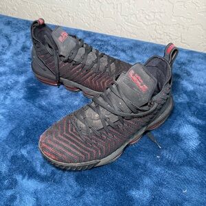 NIKE LEBRON XVI 16 Fresh Bred Black and Red Sneakers Size 12.5